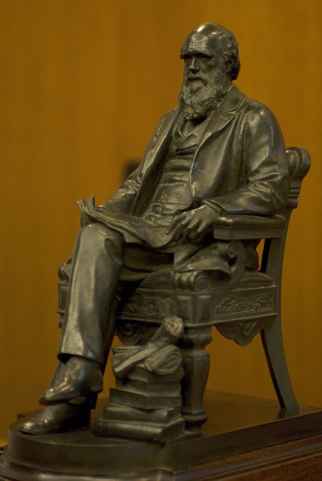 2.17 Montford, statuette 2.17 Montford, statuette